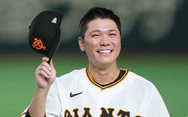 飛び跳ねる坂本が「可愛すぎる」　嬉しさでピョン…先輩との“再会”で隠しきれぬ笑顔