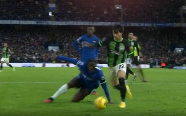 「やっぱすげぇや」三笘薫がフランス代表を弄んで転ばせた決定的瞬間「これでもかって切り返し」プレミア復帰戦でみせたキレッキレドリブルが話題