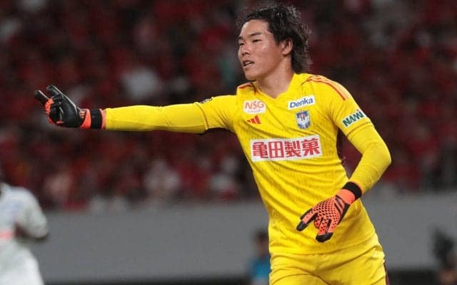 新潟の守護神・小島亨介が契約更新、今季はJ1デビュー含む30試合出場で日本代表にも招集「このクラブはもっともっと上に行ける可能性がある」