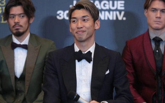 今季のテーマは“反骨心”、キャリアハイの22ゴールで得点王＆MVPの大迫勇也がさらなる進化を約束「楽しみにしておいて」【Jリーグアウォーズ】