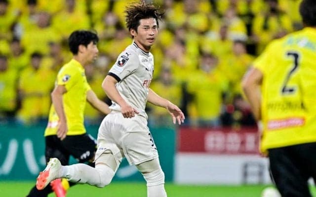 【川崎・瀬川祐輔が“6チーム目”で挑む天皇杯タイトルマッチ。苦労人と呼ばれて(2)】「俺もサブいやですよ、もちろん」と話す、負けず嫌いの姿勢がチームにもたらしているもの