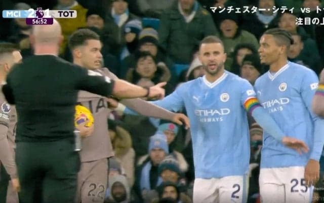 あわや乱闘寸前！「怖すぎる」「笑いながらキレてる…」激しい言い争いで一触即発→いきなりド突き合いのゴングが鳴る ヤバすぎるテンションの両チームがヒートアップ