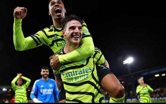 冨安欠場の首位アーセナル、GKラヤが2失点に関与もライスのラストプレー劇的弾でルートンに打ち勝つ【プレミアリーグ】