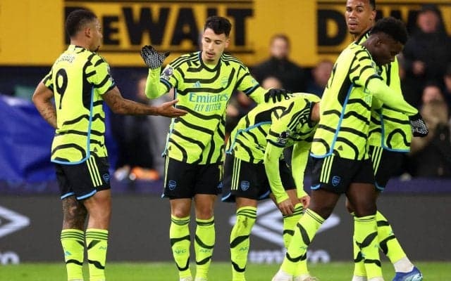 「素敵な瞬間」「お父さんは誇らしいだろう」先制ゴールのマルティネッリがスタンドの父親と歓喜「笑顔が一緒」