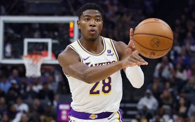 鼻骨骨折の八村塁が戦列復帰…“バットマン”姿で渡邊雄太との日本人対決に登場