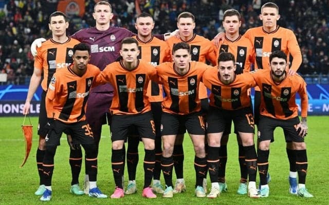 「欲しい」「これは買えるの？」ウクライナ王者シャフタールの“カタカナ”ユニフォームが話題、ルヴァンカップ王者・福岡とのチャリティーマッチを開催「分かりやすい！」