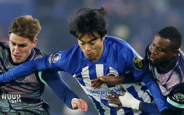 三笘薫はウイングで構えるゲームメーカー 試合終了まで「外せない理由」がわかった