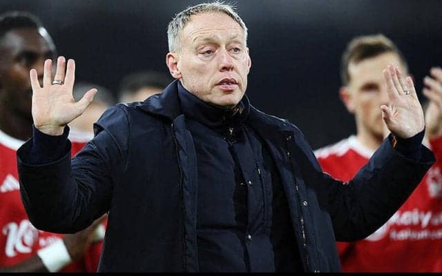 フォレスト指揮官クーパーの信頼失われず…惨敗フルアム戦後にサポーターが心温まる対応