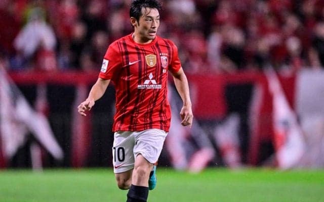 「やっぱ変態だよ」「足どうなってんの？笑」浦和レッズ・中島翔哉が鳥かごトレーニングで見せた「蹴り足空振り→軸足パス」にファン驚愕！ SNSで「うますぎだろ」などの声上がる