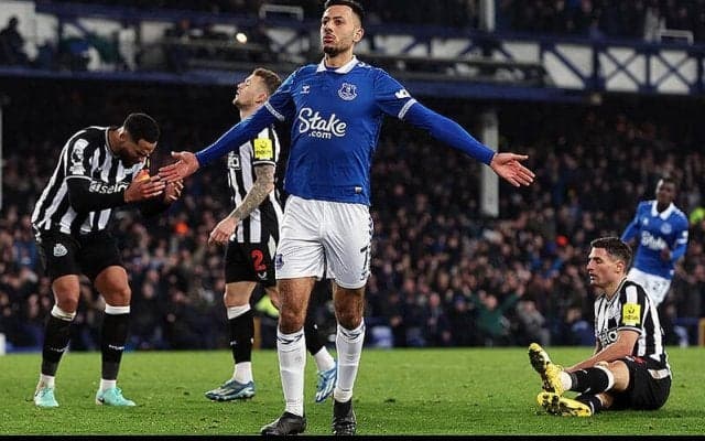 主将トリッピアーが悪夢の連続ミス…ニューカッスルが敵地でエバートンに3失点大敗【プレミアリーグ】