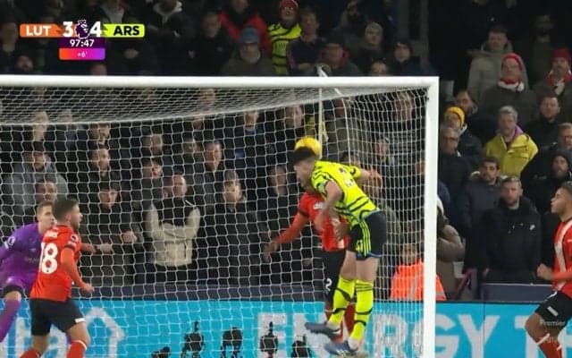 「神試合！」取って取られてのシーソーゲームが決した感動の瞬間　“お値段以上”ライスの劇的決勝点に名将アルテタも飛んで跳ねて大はしゃぎ！