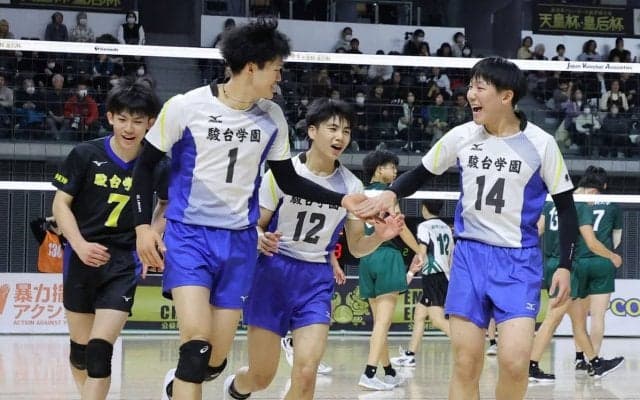 駿台学園高、大学撃破で春高へ「いい勉強」次はＶリーグ王者に胸を借りる／バレー