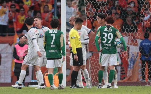 J1昇格の明暗を分けたシーン、主審のジャッジは妥当と審判委員会が見解…あくまでもVARの介入は「明白な間違い」と「見逃された重大な事象」