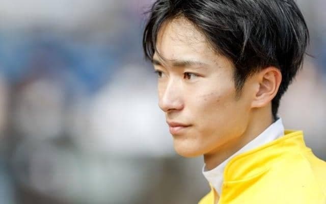 坂井瑠星騎手が自身初のJRA年間100勝 「無事に達成できて良かった」