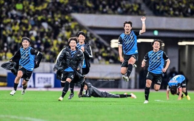 「かわいい!!」J1川崎の天皇杯優勝の瞬間の「人気女性モデルの喜び動画」にファン歓喜！「全身全霊喜びが伝わってきた。貴重な動画をありがとう」の声