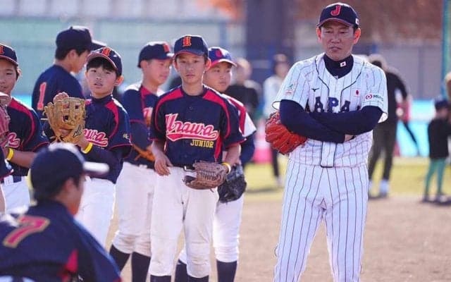 「グラブあげるから野球やるか？」　井端監督が異競技の少年を“熱烈勧誘”…抱く危機感