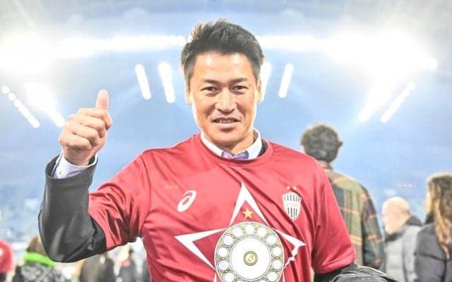 【神戸のJ1優勝につながった吉田監督の決断(1)】2022年シーズンの残り8試合で選んだ、「バルサ化」と対極にあるハイプレス戦法…「どのようにすれば勝てるのか」の自問