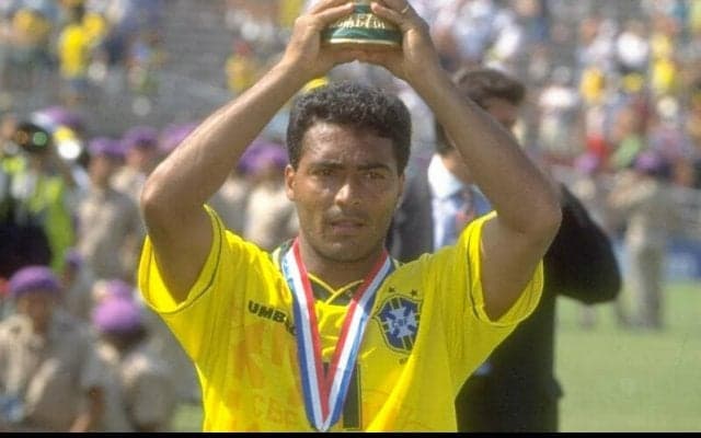 「信じられない」「本当に上手い」ブラジルの英雄ロマーリオ、引退後も衰え知らずの鮮やかゴールにファンも驚愕「輝きは色褪せない」