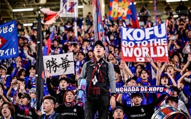 「地方での試合よりも人多いんじゃない？」ACL挑戦のJ2甲府をタイで支えるサポーターの数と熱量に驚愕広がる！「えぐいえぐい笑笑」「ブリーラムって中央道沿いだっけ」などの声が広がる