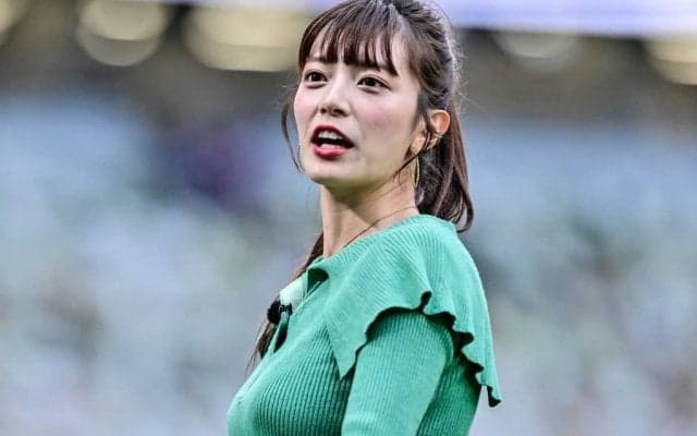 「やっぱりユニフォーム姿最高です」J大好きのテレ朝・人気女子アナの今季20クラブ目のユニフォーム姿が「かわいい〜」と話題！「何でも着こなしてしまう、、流石です」の声