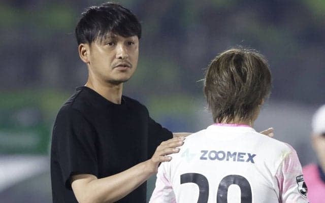 サガン鳥栖・川井健太監督のキャリアハイを生む選手育成術「ミスを認めない選手が一番、タチが悪い」