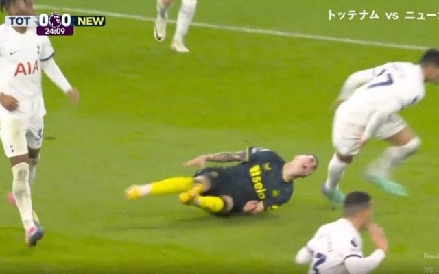 ぶっ倒して何が悪いんだよ？→サポーターがブチギレ！「悪い奴だな」「反省しろよ！」 潰しにかかった容赦ない“強烈タックル”が炸裂 アルゼンチン代表DFのラフプレーに大ブーイングの嵐