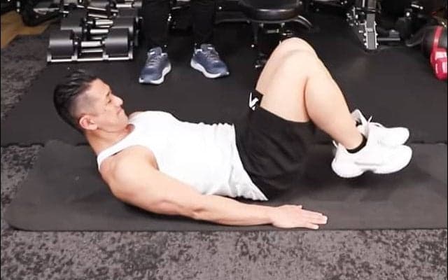 【前編】筋トレ初心者必見！腹筋を割るために欠かせないトレーニングとは？