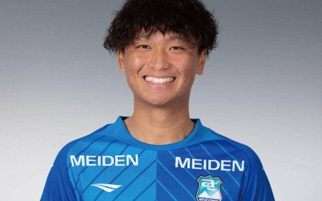 J3沼津が20歳MF遠山悠希と契約更新！ 今季19試合出場も夏から骨折で離脱…「悔しさを糧に必ずJ2昇格を達成」