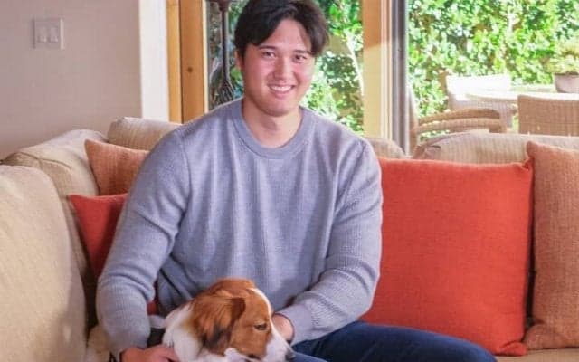 大谷翔平、愛犬の名前は「デコピン」 世界中を虜にした“相棒”についてド軍入団会見で告白し、さっそくトレンド入り