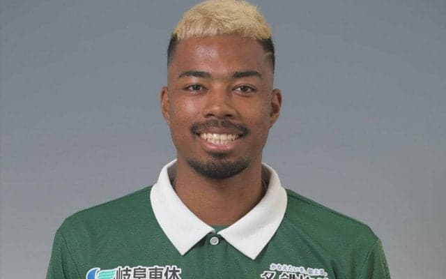 岐阜退団のDF三國スティビアエブスがアルビレックス新潟シンガポールに完全移籍「リーグ優勝とACL出場権を勝ち取りに行きます」