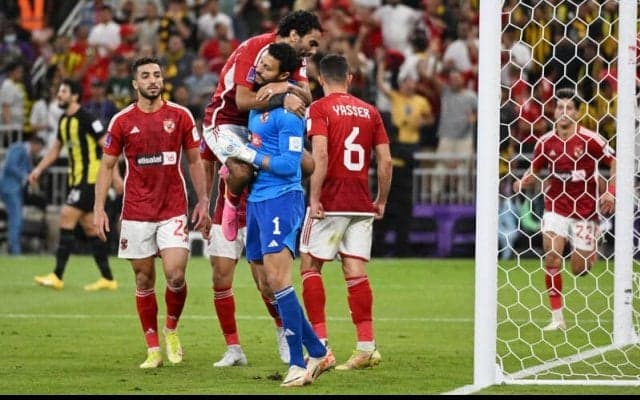 ベンゼマらを擁するアル・イテハドを下したアル・アハリが4大会連続の4強入り！準決勝ではフルミネンセと激突【クラブW杯】