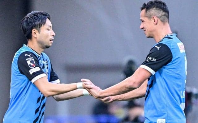 「真の友情に号泣です」川崎退団レアンドロ・ダミアンから小林悠への“26行メッセージ”に涙腺崩壊のファン続出！「泣けるよ、ダミアン」「尊すぎるライバル」との声