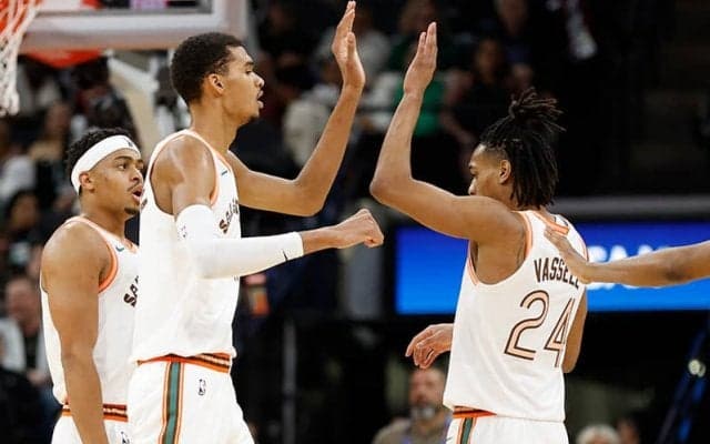 スパーズがレイカーズを下し連敗を「18」でストップ…バッセルが自己最多36得点で貢献