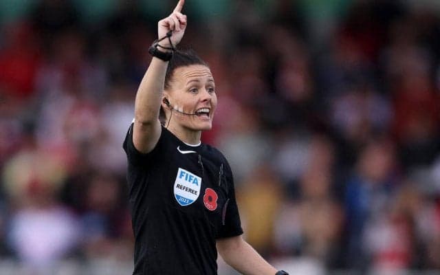 プレミアでついに女性主審が誕生！ 各監督は歓迎のコメント「素晴らしいニュース」「全面的に支持する」