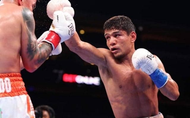 猛烈ラッシュで鮮烈TKO！ 復活した元王者アフマダリエフが井上尚弥に挑戦状「マジで言ってる？ あれは俺のベルトだ」