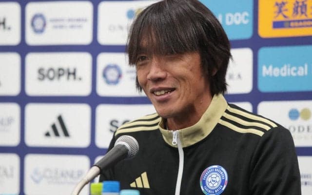 「大事にしていて良かった」FKで圧巻3ゴール、引退試合を終えた中村俊輔氏、“戦友”たちと最後にプレーした三ツ沢への想い「世界一好きな場所」