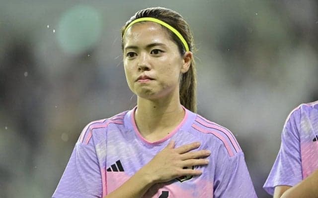 「うわ貴重なツーショット！」なでしこ長谷川唯とサッカー元日本代表MFの「イングランドでの2ショット」が話題に！「普段着での地元感が出てる」と長谷川の服装にも視線集中