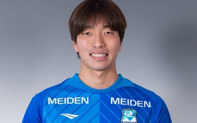 沼津が今季トップ昇格のMF岩崎圭吾と契約更新「J2昇格の力になれるように頑張ります！」