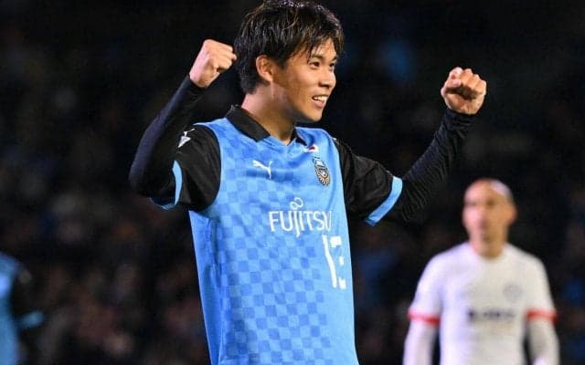 川崎Fの選手たちが山根会を開催！思わぬ海外組選手の登場にファンは歓喜「なんで日本に」「めっちゃ最高な３人」