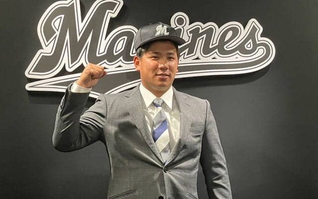 ロッテ加入の愛斗が入団会見「守備に絶対的自信」　吉井監督も期待「長打力不足解消を」