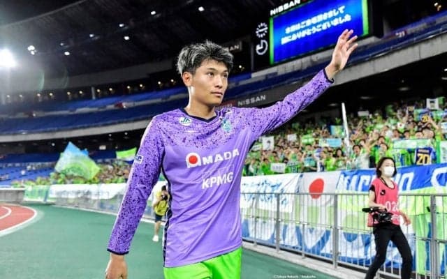 「どこ切り取られてる？ww」元湘南・町野修斗が試合中に”同僚のパンツでボールを拭く珍場面”をJ公式がプレイバック！「なぜにここをｗｗ」とファンもツッコミ