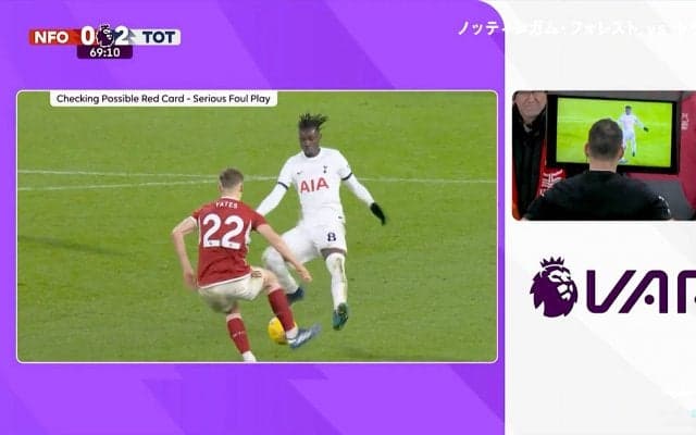 VARで判定変更！イエロー取消→レッドで即退場 危険すぎる足裏タックルの決定的シーンに「これは赤だな」「まじ何やってんの」