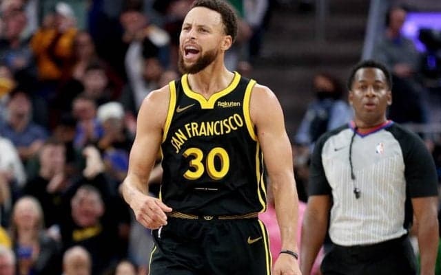 「ステフについて驚くことはない」…カリーの決勝弾にカーHCが示した反応とは？