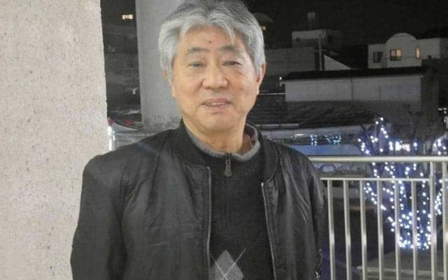 夜中1時半…玄関前に立ってた野村監督　共同生活で監視下、フラフラだった25歳