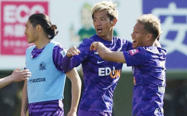広島がベテランDF塩谷司、ルーキーのMF越道草太と契約更新