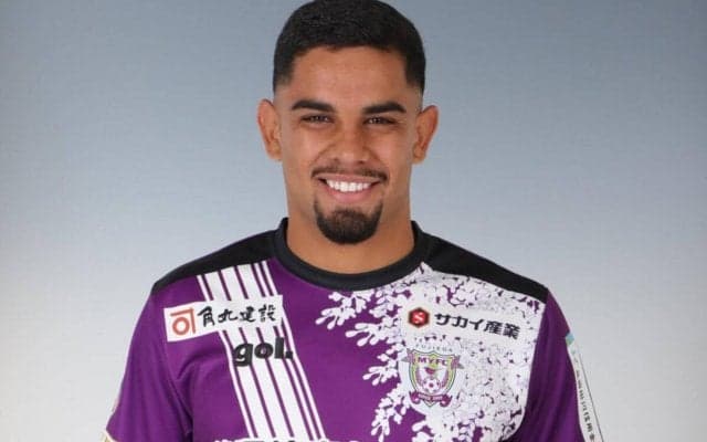 藤枝が1年目のブラジル人FWアンデルソンと契約更新　「一緒にJ1に行く目標を達成しましょう！」