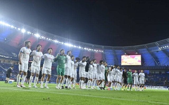 【3年ぶりのH&AでJ1川崎が挑んだ、ACLアウェイの舞台裏(1)】JDT戦の移動時に起きた、ACL6戦無敗の分岐点……エコノミークラスと“飛行機遅れ”の受難