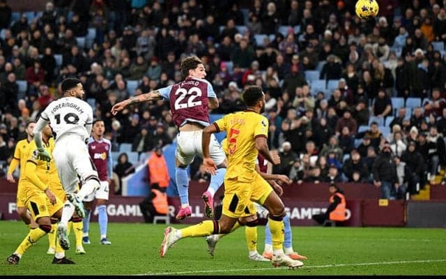 ザニオーロが後半AT同点弾もアストン・ビラ、最下位ブレイズにドローでホーム戦連勝が15でストップ【プレミアリーグ】