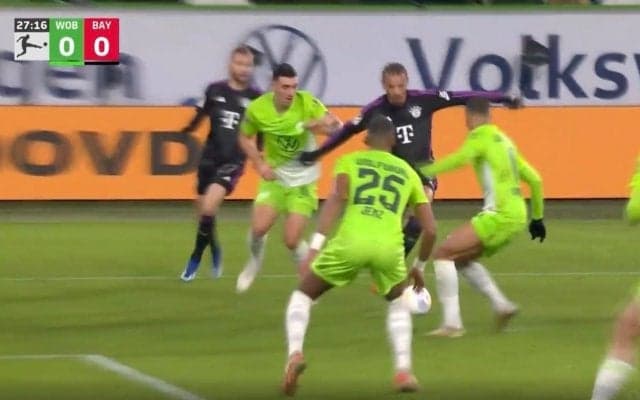「レベルが違う」「鳥肌立つわ…」 “ドリブル王”が相手DF3人をブチ抜く天才的ドリブル突破を炸裂した瞬間　美しすぎるボールタッチや超絶フェイントでチャンスメイク