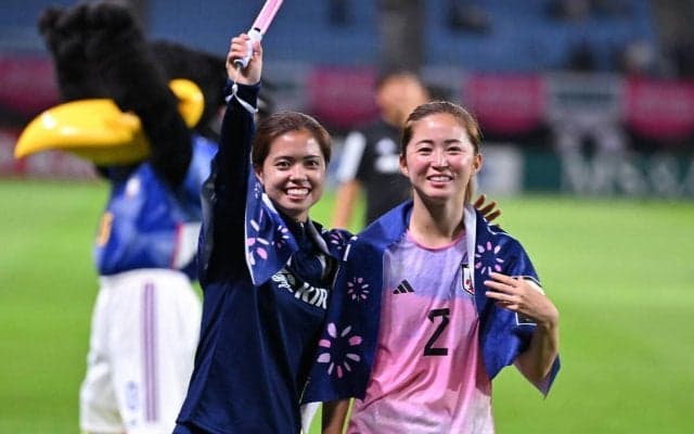 「めちゃくちゃいいお写真ですね」清水梨紗がオフショット公開！長谷川唯とクリスマスマーケットへ！「笑顔が可愛い」「アイドルやないか！」